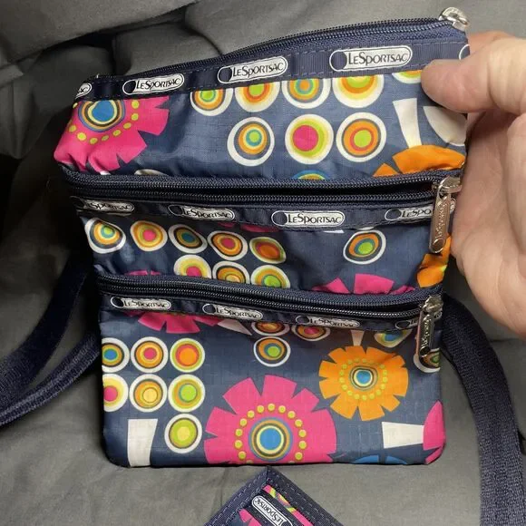 Le Sportsac Crossbody Handbag w/ 3 Zippers - Girl Talk Graphics Design 7.5" x 9 - Picture 4 of 8